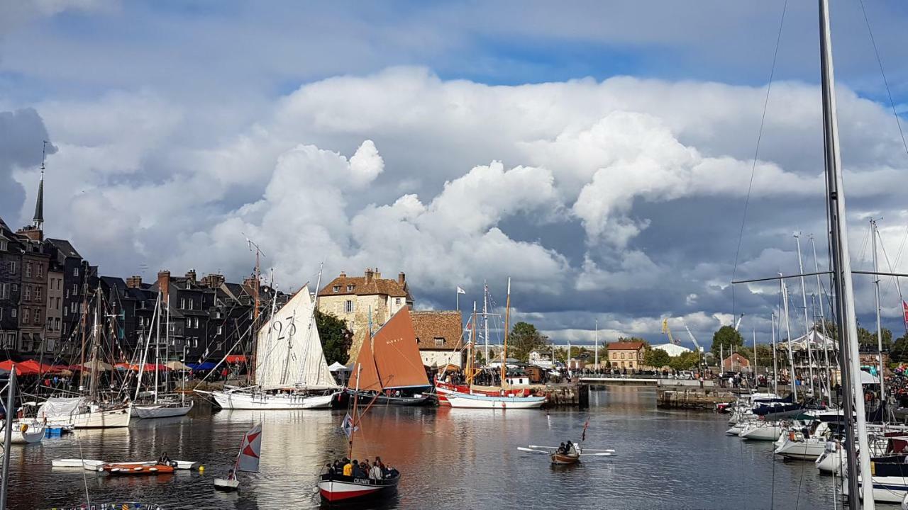 La Fleur D Honfleur Avec Son Parking Apartment Ngoại thất bức ảnh